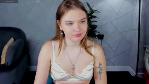 Alisia online show from March 2, 5:08 am