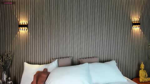 Alison  online show from November 18, 5:03 pm