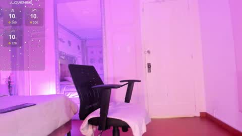 Alison Fishert online show from December 4, 12:51 pm