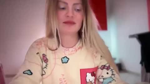 Snapshot of alisonlaurentis chatting on October 6, 10:47 pm Ecate online show from October 6, 10:47 pm