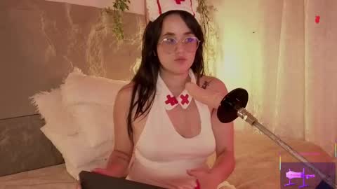 Mia online show from November 8, 10:26 pm