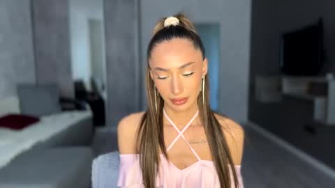 Alissa online show from May 17, 1:54 pm