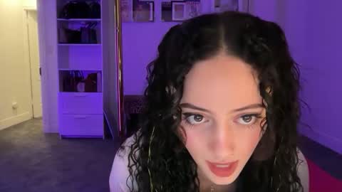 alissajaede online show from December 3, 2:14 am