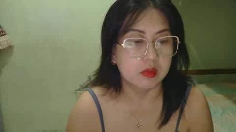 alissalove18 online show from May 31, 11:17 pm