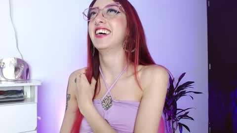 Snapshot of alissesallie_ chatting on March 5, 11:16 pm alissesallie_ online show from March 5, 11:16 pm