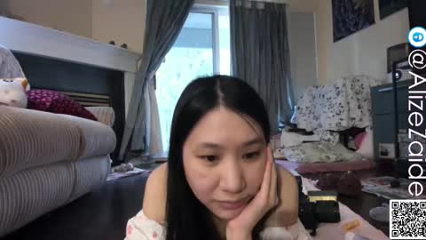 Alize Zaide online show from October 31, 8:35 pm