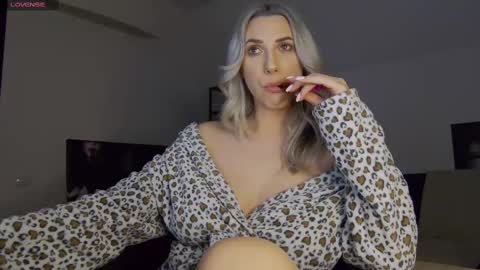 A day u didnt smile is a lost day online show from February 21, 7:10 pm