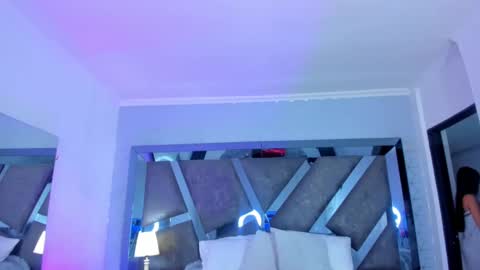 Snapshot of allijadid chatting on February 25, 10:48 am online show from February 25, 10:48 am