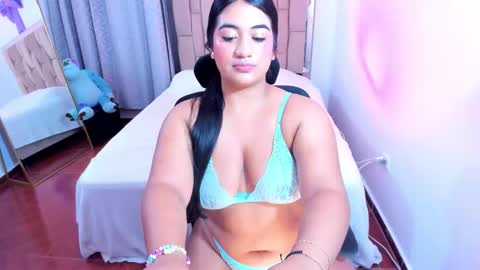 allison22_ online show from December 2, 6:15 am