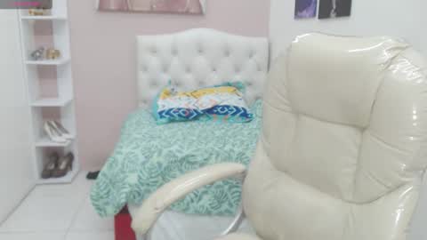 Snapshot of allison_garcia chatting on October 15, 9:39 pm ALLISON online show from October 15, 9:39 pm