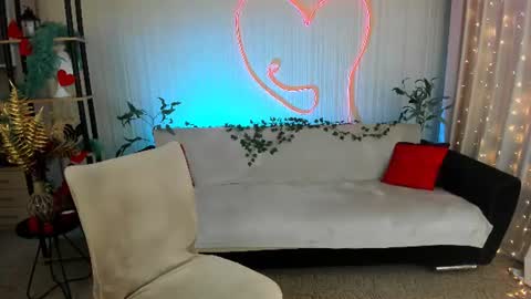 alluringeyess online show from June 18, 4:23 pm