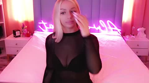 AlwaysHot online show from February 6, 3:06 am