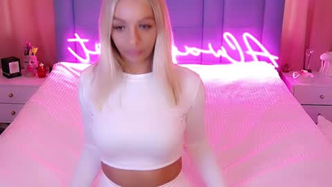 AlwaysHot online show from January 21, 3:37 am