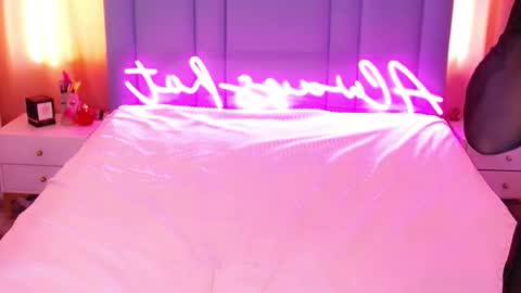 AlwaysHot online show from March 5, 2:46 am