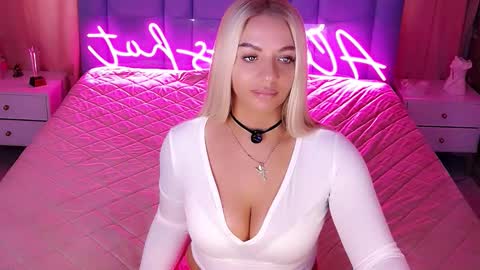 AlwaysHot online show from March 6, 3:01 am