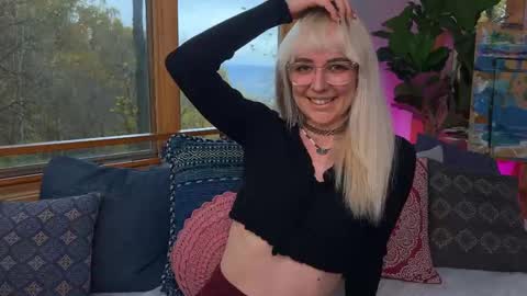 Ally Elliot online show from October 28, 8:57 pm