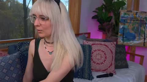 Ally Elliot online show from October 30, 9:27 pm