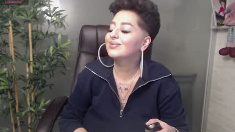 Snapshot of allyiah chatting on January 7, 9:35 pm online show from January 7, 9:35 pm
