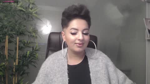 Snapshot of allyiah chatting on January 13, 10:03 pm online show from January 13, 10:03 pm