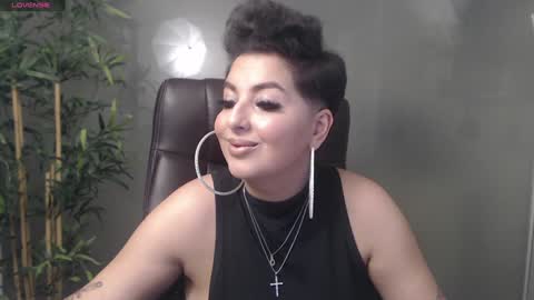 Snapshot of allyiah chatting on December 22, 9:31 pm online show from December 22, 9:31 pm