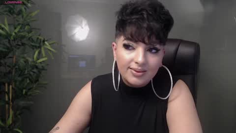 Snapshot of allyiah chatting on January 31, 9:26 pm online show from January 31, 9:26 pm