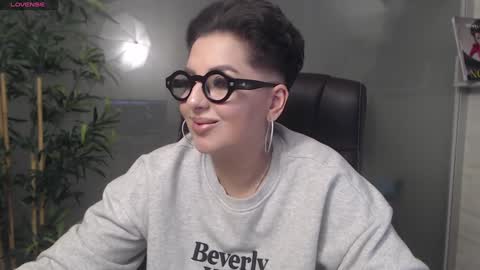 Snapshot of allyiah chatting on January 15, 9:20 pm online show from January 15, 9:20 pm
