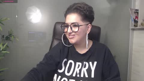 Snapshot of allyiah chatting on January 19, 10:17 pm online show from January 19, 10:17 pm