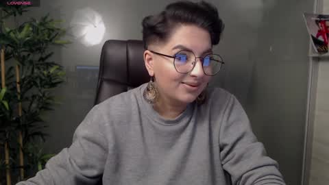 Snapshot of allyiah chatting on February 2, 8:08 pm online show from February 2, 8:08 pm