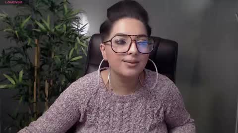 Snapshot of allyiah chatting on February 23, 9:11 pm online show from February 23, 9:11 pm