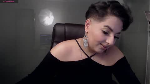 Snapshot of allyiah chatting on February 6, 10:43 pm online show from February 6, 10:43 pm
