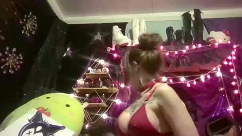 allymoon1369 online show from March 3, 9:04 am