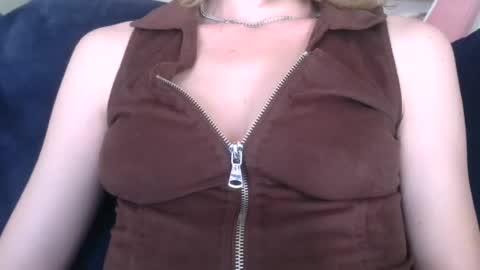 Ally Girl In Her Ally World online show from July 22, 1:50 am