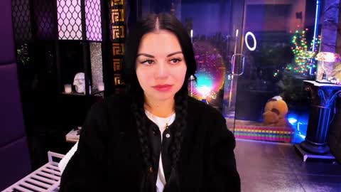 Snapshot of alma_pearl chatting on December 21, 7:24 am Alma online show from December 21, 7:24 am