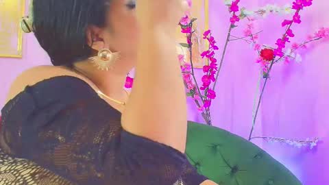 ALMENDRAEVANS online show from November 26, 12:17 pm