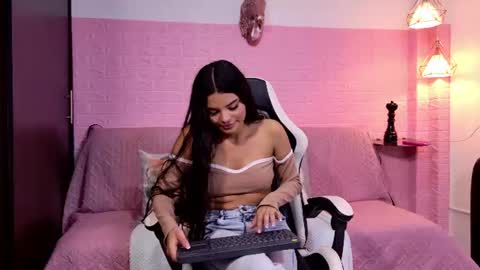 Almendra Monet online show from July 26, 12:24 pm