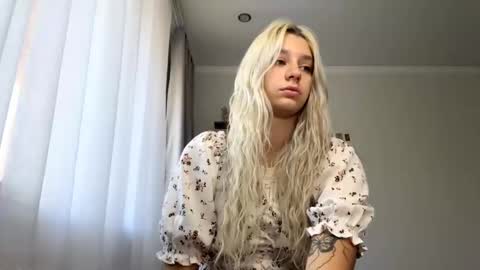 Arina online show from September 15, 8:11 am