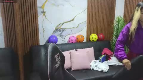 alonddra_tay online show from June 22, 11:29 am