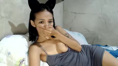 Alondra  online show from June 5, 1:20 am