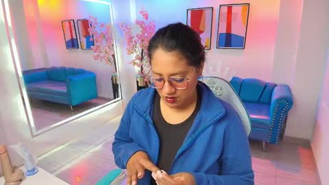 Alondra  online show from November 26, 4:13 am