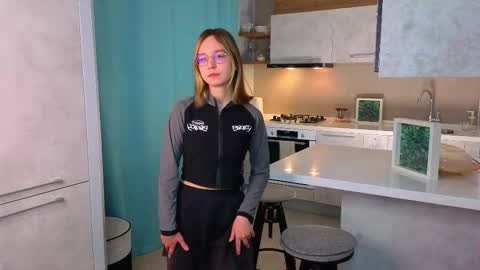 Alorena online show from December 3, 4:09 pm