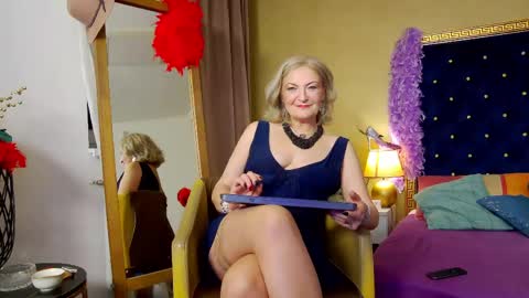 Alura Jenson online show from May 6, 9:30 pm