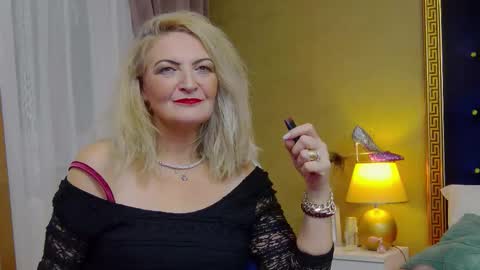 Alura Jenson online show from October 9, 8:02 pm