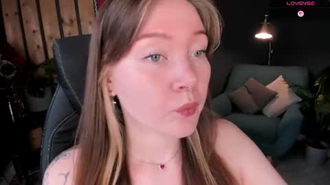 Lilu online show from July 28, 5:49 am