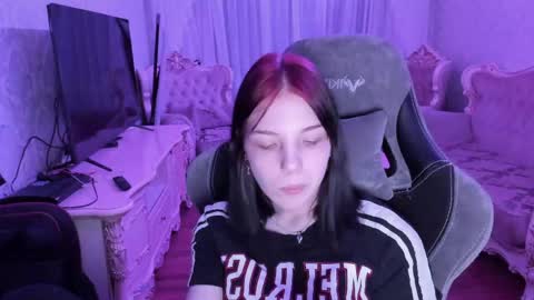 alyaska_yang online show from May 31, 8:32 pm