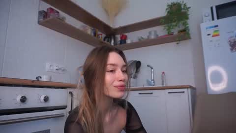 alyasky_ online show from July 25, 10:00 am