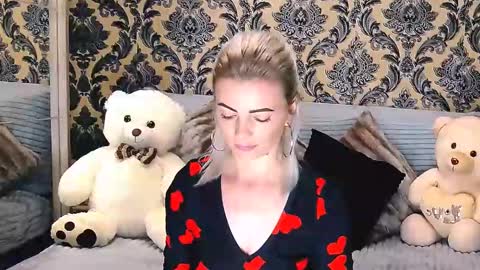 aly online show from February 22, 10:40 am