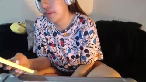 Alyn Maria online show from April 6, 3:39 am