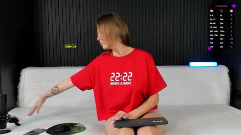 Snapshot of alyona_24 chatting on October 17, 12:52 pm Alena online show from October 17, 12:52 pm