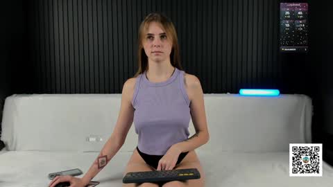 Snapshot of alyona_24 chatting on January 3, 1:25 pm Alena online show from January 3, 1:25 pm