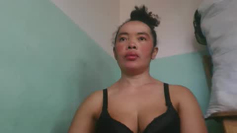 alypierette online show from April 1, 6:14 am